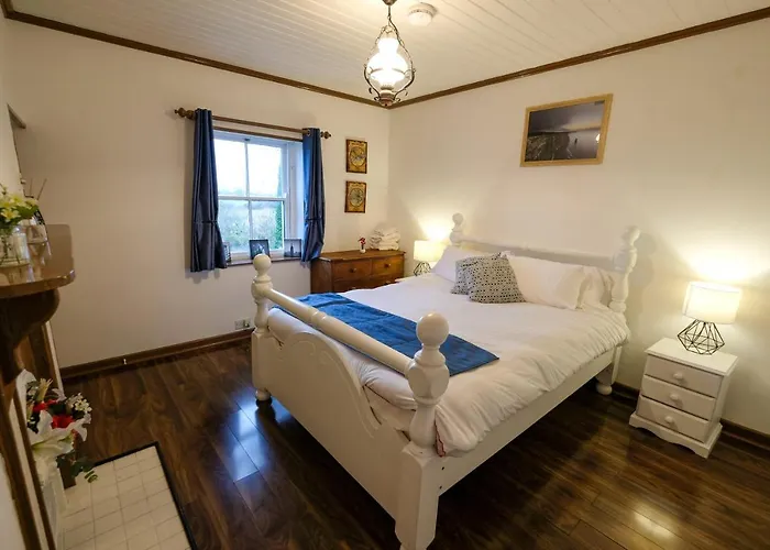 The Hillside * Westport